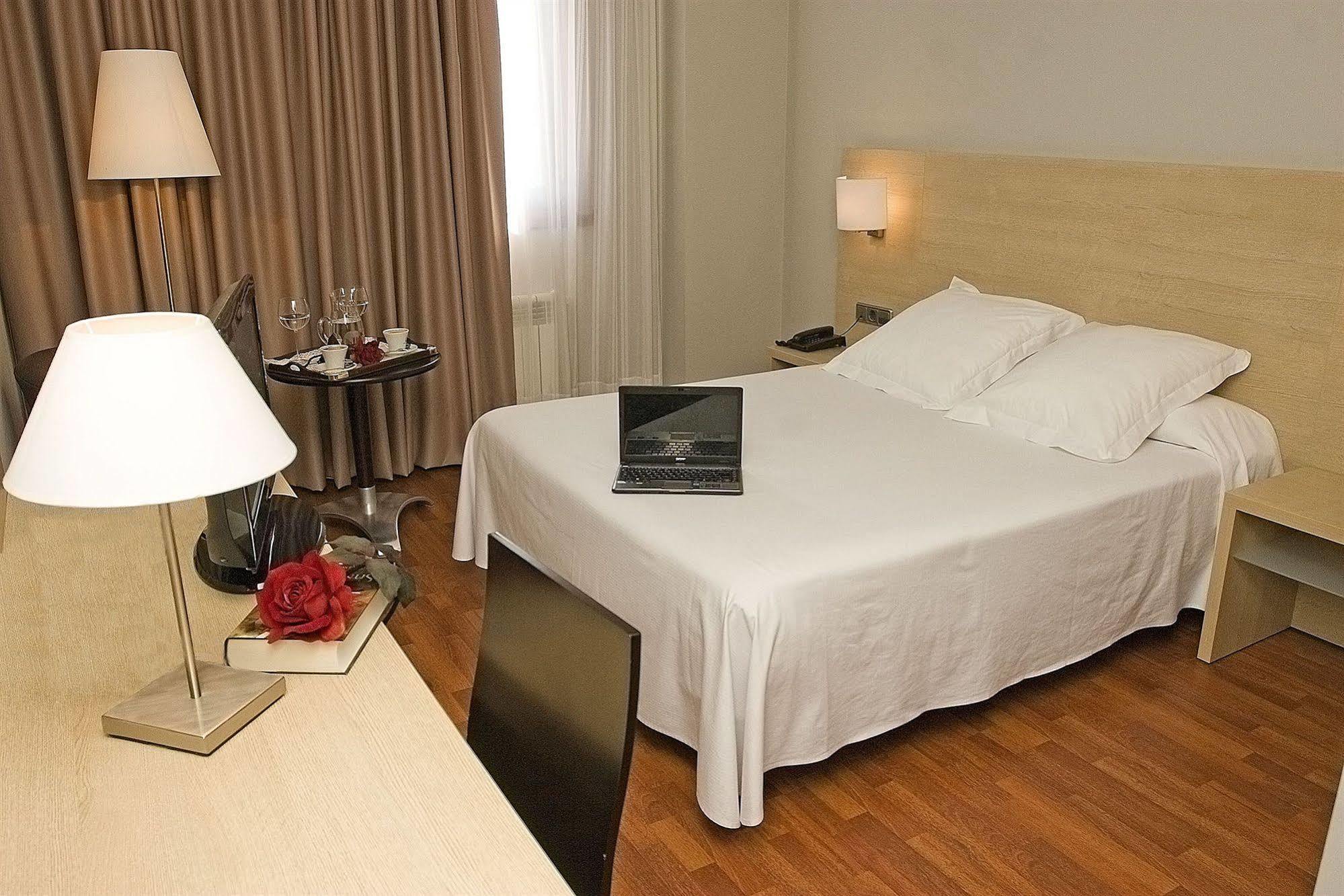 Hotel Valencia Ferrol Dış mekan fotoğraf